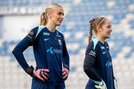 Goalkeeper Selma Panengstuen and goalkeeper Aurora Mikalsen