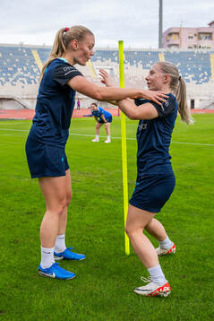 Mathilde Harviken and Thea Bjelde of the Norwegian women's
