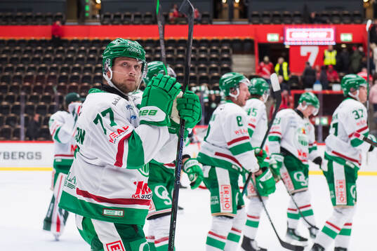 Rögles Jesper Pettersson jublar