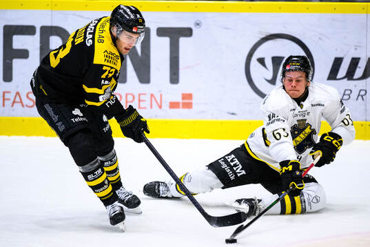 Västerås Anton Gradin och AIKs Albin Sundin