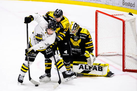 AIKs Jordan Bellerive och Västerås Jimmie Jansson och