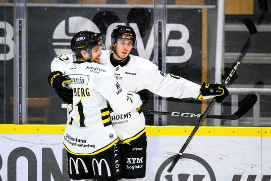 AIKs Simon Åkerström jublar