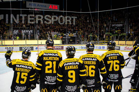 Västerås spelare jublar