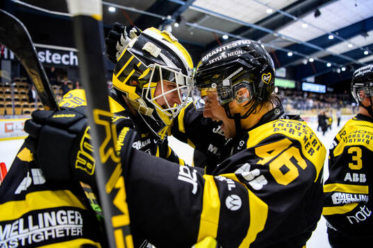 Västerås målvakt Rasmus Korhonen och Svante Sjödin