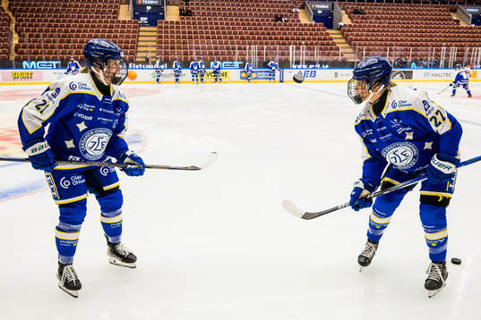 Leksands Emilie Kruse Johansen och Agata Sarnovska