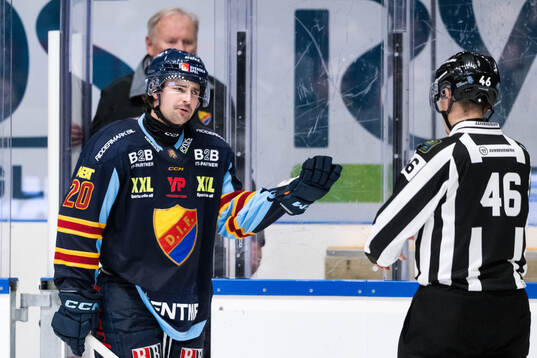 Djurgårdens Jonathan Tychonick reagerar på domslut