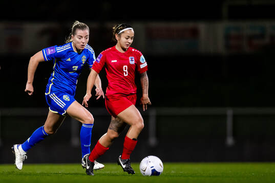 Linda Sembrant of Sweden and Amy Thompson of Luxembourg