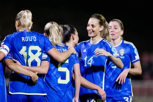 Johanna Rytting Kaneryd and Nathalie Björn of Sweden
