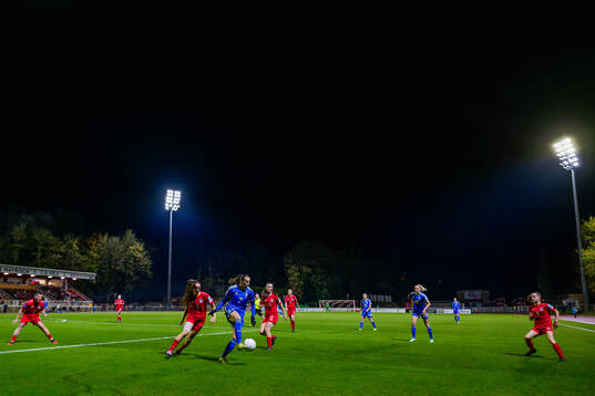 Edina Kocan of Luxembourg and Rusul Rosa Kafaji of Sweden