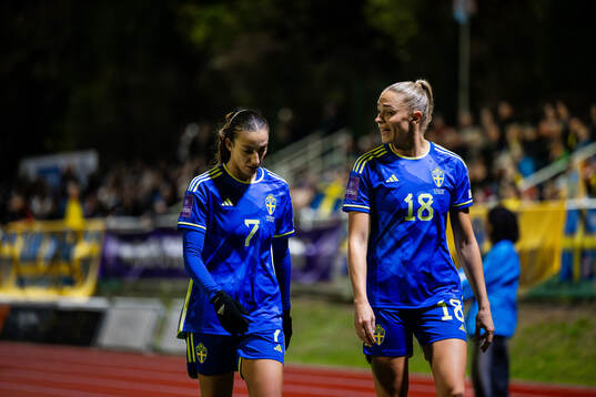 Rusul Rosa Kafaji and Fridolina Rolfö of Sweden