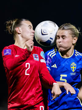 Barbara Serra of Luxembourg and Amanda Nildén of Sweden