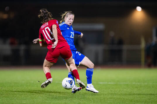 Laura Miller of Luxembourg and Anna Anvegård of Sweden