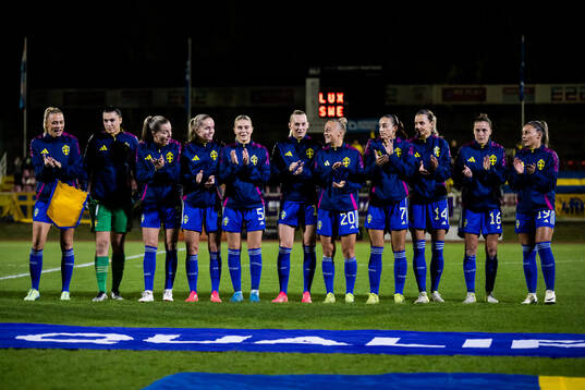 Fridolina Rolfö, goalkeeper Zecira Musovic, Linda