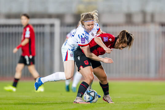 Signe Gaupset of Norway and Endrina Elezaj of Albania