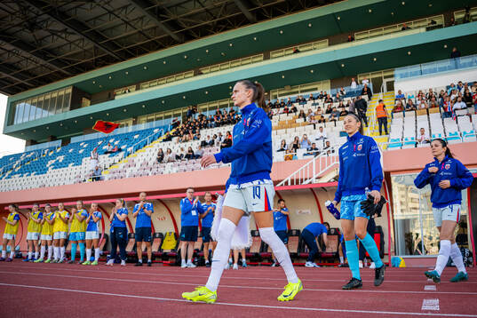 Caroline Graham Hansen and goalkeeper Cecilie Fiskerstrand