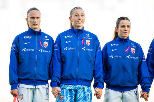 Caroline Graham Hansen, goalkeeper Cecilie Fiskerstrand and