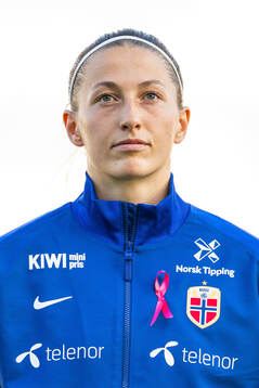 Goalkeeper Cecilie Fiskerstrand of Norway line up