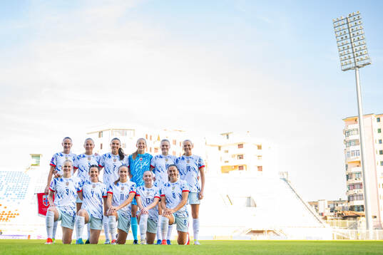 The starting eleven of Norway pose for a team photo