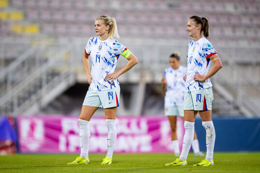Ada Hegerberg and Caroline Graham Hansen of Norway