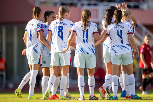 Frida Maanum of Norway celebrates with teammates