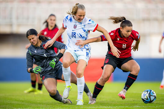 Goalkeeper Viona Rexhepi of Albania, Frida Maanum of Norway