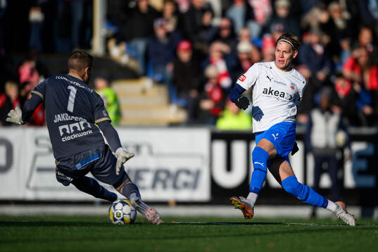 Helsingborgs Taylor Silverholt gör 0-2 på Sandvikens IFs