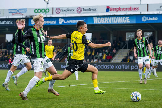 GAIS Robin Wendin Thomasson och Mjällbys Nicklas Røjkjær