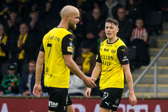 Mjällbys Elliot Stroud deppar