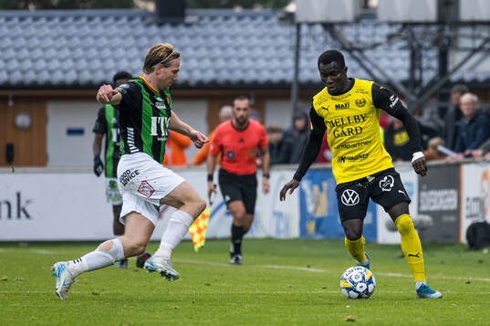 GAISs August Wängberg och Mjällbys Abdoulie Manneh