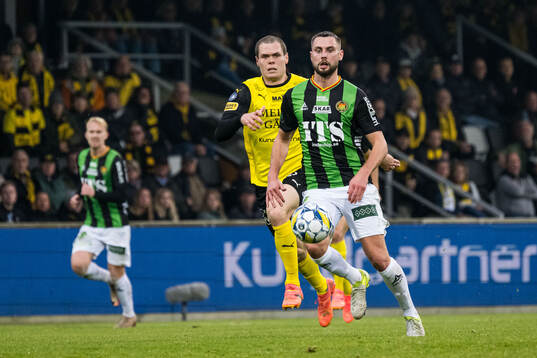 Mjällbys Jacob Bergström och GAISs Axel Norén
