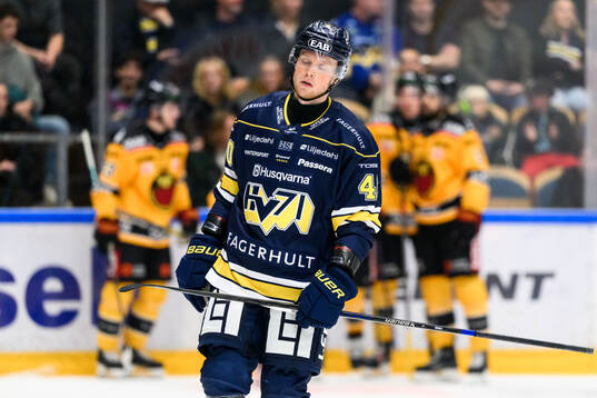 HV71s Oskar Stål-Lyrenäs deppar