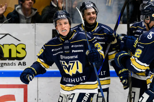 HV71s Jamiro Reber jublar