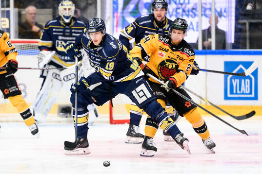 HV71s Henrik Borgström och Luleås Brendan Shinnimin