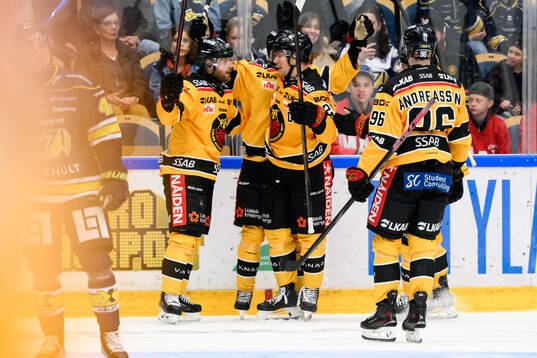 Luleås Mathias Bromé jublar