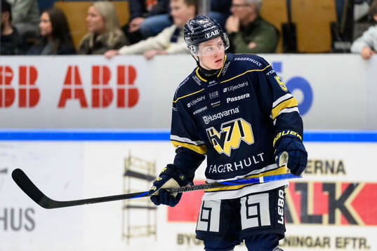 HV71s Victor Sjöholm deppar