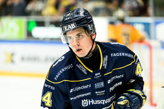 HV71s Hugo Fransson jublar