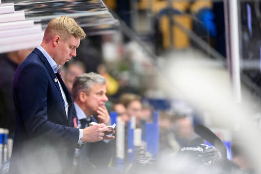 HV71s tränare Anton Blomqvist