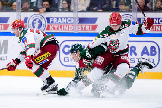 Modos Mattias Norlinder och Paul Ladue mot Färjestads