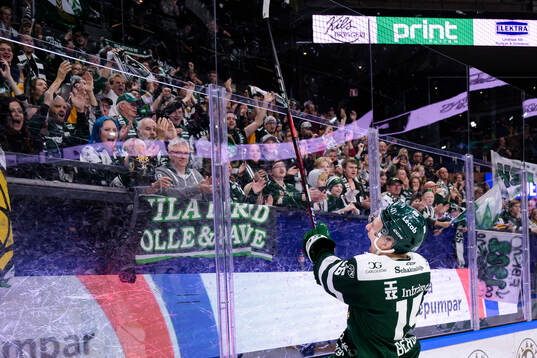 Färjestads Jack Berglund jublar
