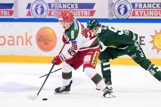 Modos Theo Jacobsson och Färjestads Lucas Forsell