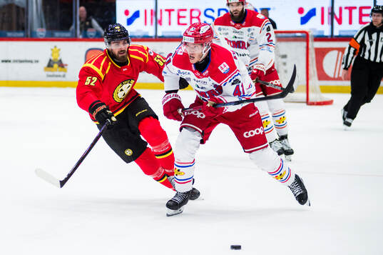 Brynäs Jack Kopacka och Timrås Maximilian Eisenmenger