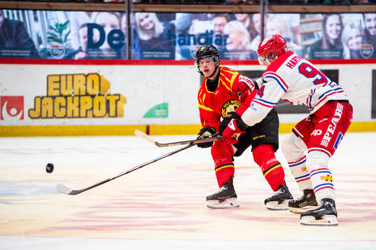 Brynäs Victor Söderström och Timrås Sebastian Hartmann