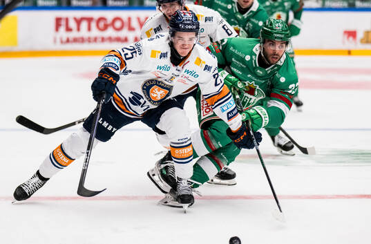 Växjös Filip Eriksson och Rögles Josh Dickinson
