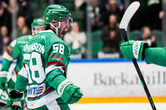 Rögles Filip Johansson jublar