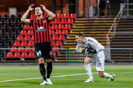 Brommapojkarnas Nikola Vasic deppar