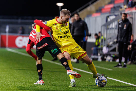 Brommapojkarnas Wilmer Odefalk och Kalmars Jonathan Ring