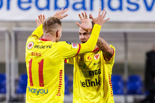 Kalmars Jonathan Ring och Melker Hallberg jublar