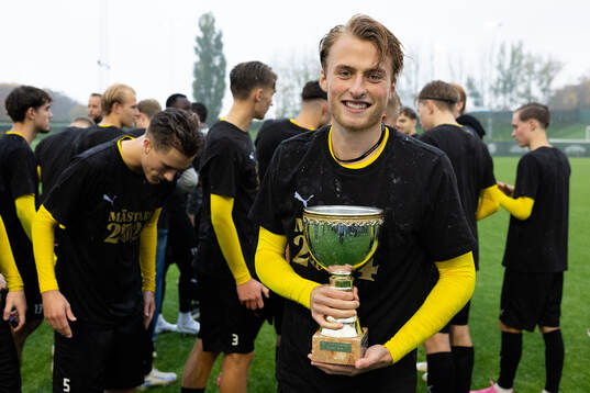 Häckens Sigge Jansson med pokalen