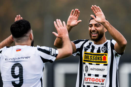 Landskronas Edi Sylisufaj och Rassa Rahmani jublar