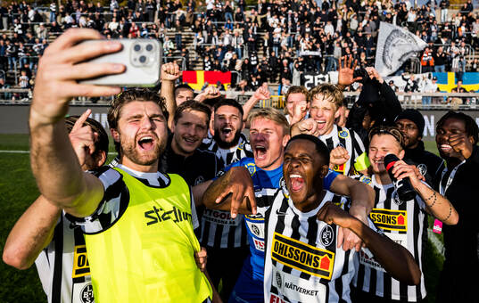 Landskronas spelare jublar
